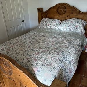 Queen Size Beautiful Bed Covering Birds And Floral With Matching Shams